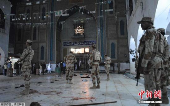 巴基斯坦总理谢里夫对袭击事件予以强烈谴责，指出袭击对巴基斯坦构成威胁，必须予以应对。巴基斯坦其他政府高官也纷纷表态谴责袭击。